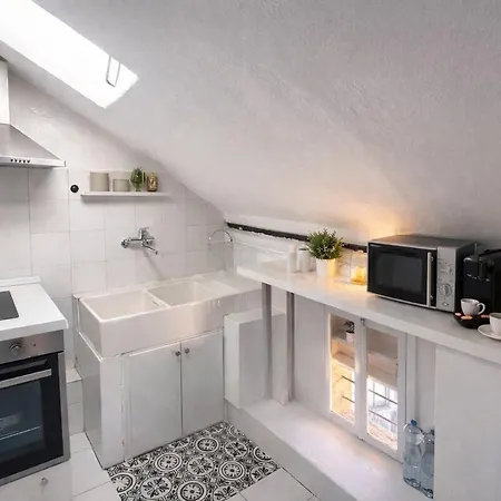 Bright Attic 120sqm In Garibaldi Quarter Apartmán