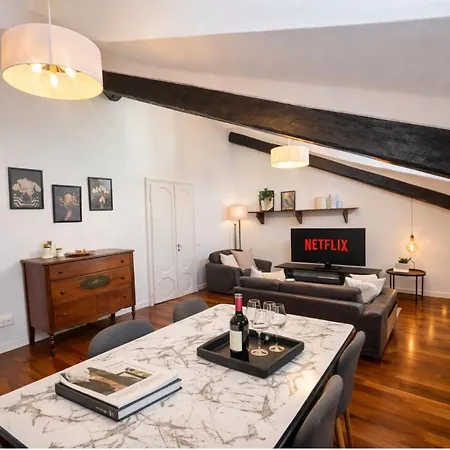 Apartmán Bright Attic 120sqm In Garibaldi Quarter