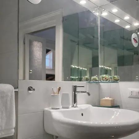 Bright Attic 120sqm In Garibaldi Quarter Milán